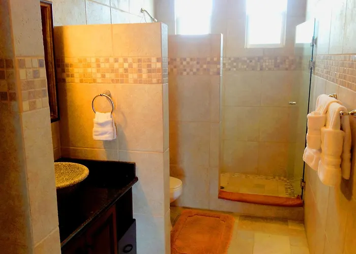 Luxury Condominium Breathtaking Ocean View *