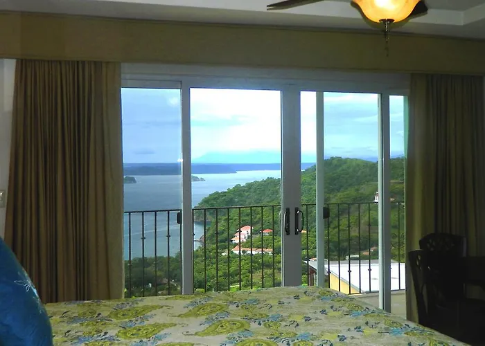 Luxury Condominium Breathtaking Ocean View *