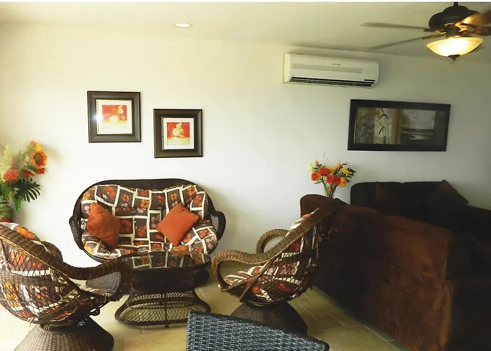 Luxury Condominium Breathtaking Ocean View